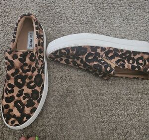 Steve Madden Kids Leopard Print Slip-On Sneakers